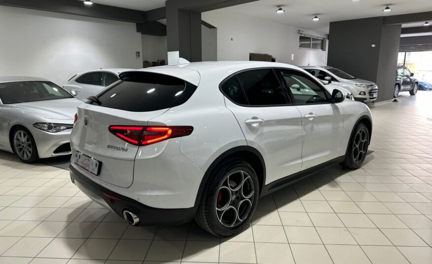 Alfa Romeo Stelvio 2.2 Turbodiesel 190 CV AT8 RWD Executive