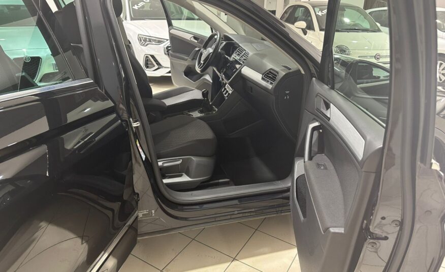 Volkswagen Tiguan 1.6 TDI R-LINE