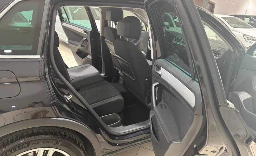 Volkswagen Tiguan 1.6 TDI R-LINE