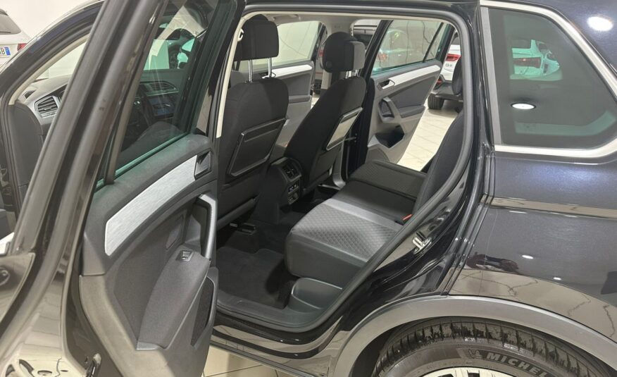 Volkswagen Tiguan 1.6 TDI R-LINE