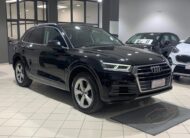 AUDI Q5 35 TDI S tronic Business