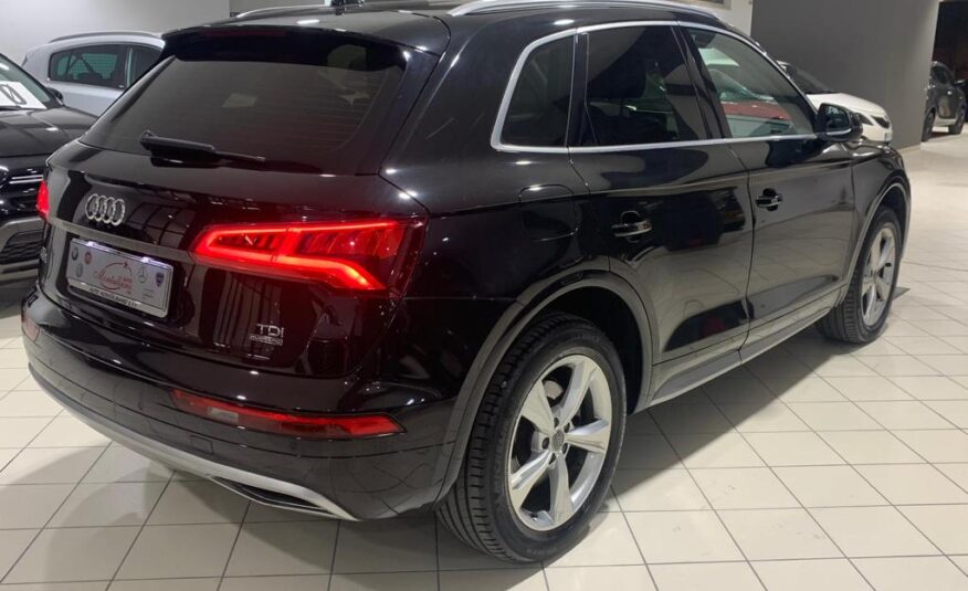 AUDI Q5 35 TDI S tronic Business