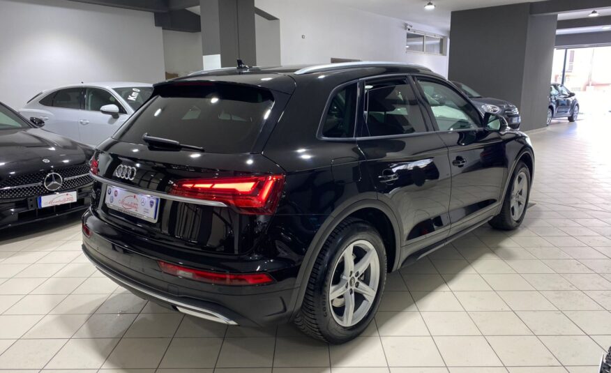 AUDI Q5 35 TDI S tronic Business