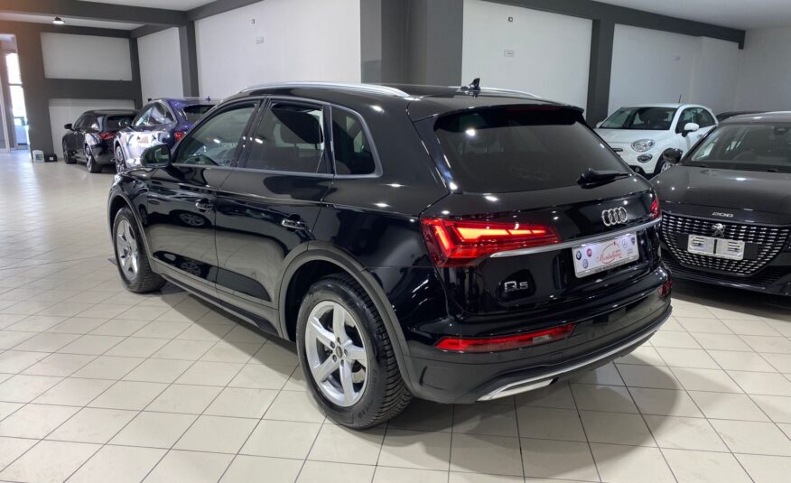 AUDI Q5 35 TDI S tronic Business