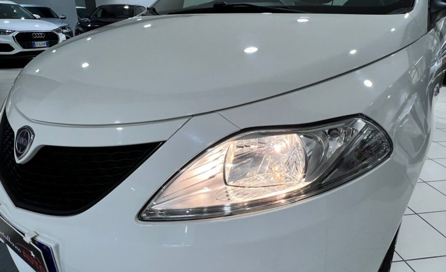 Lancia Ypsilon 1.2 69 CV 5 porte Platinum